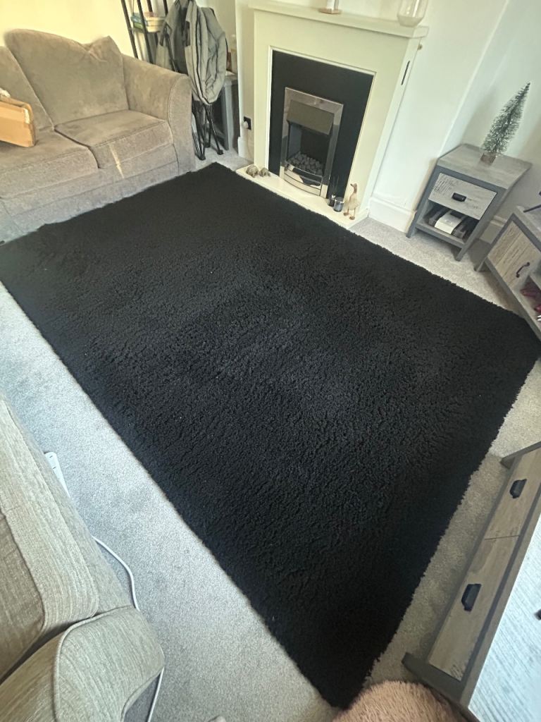 Black Rug 200 x 290cm