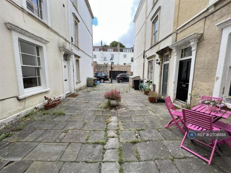 5 bedroom house in James Place, Clifton, Bristol, BS8 (5 bed) (#2708888)