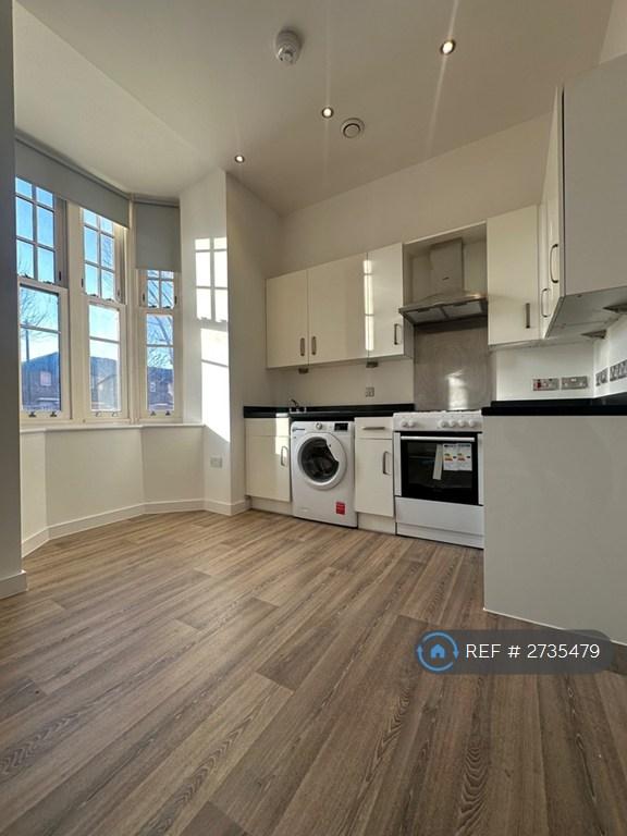 1 bedroom flat in Samson Street, London, E13 (1 bed) (#2735479)