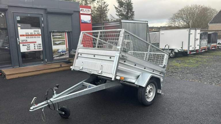 BRAND NEW 5FT X 4FT SINGLE AXLE TIPPING TRAILER WITH 40CM MESH