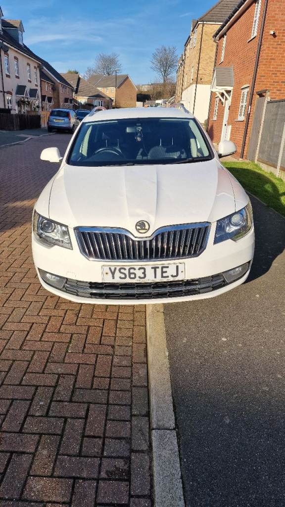 Skoda, SUPERB, Estate, 2013, Manual, 1968 (cc), 5 doors