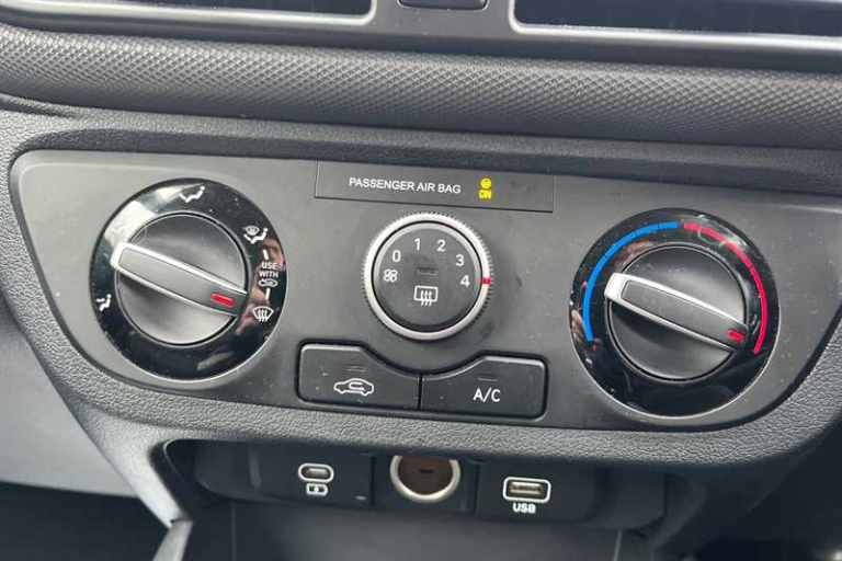 2025 Hyundai i10 1.0 Advance Hatchback 5dr Petrol Auto Euro 6 (s/s) (63 ps) Hatchback Petrol Auto...