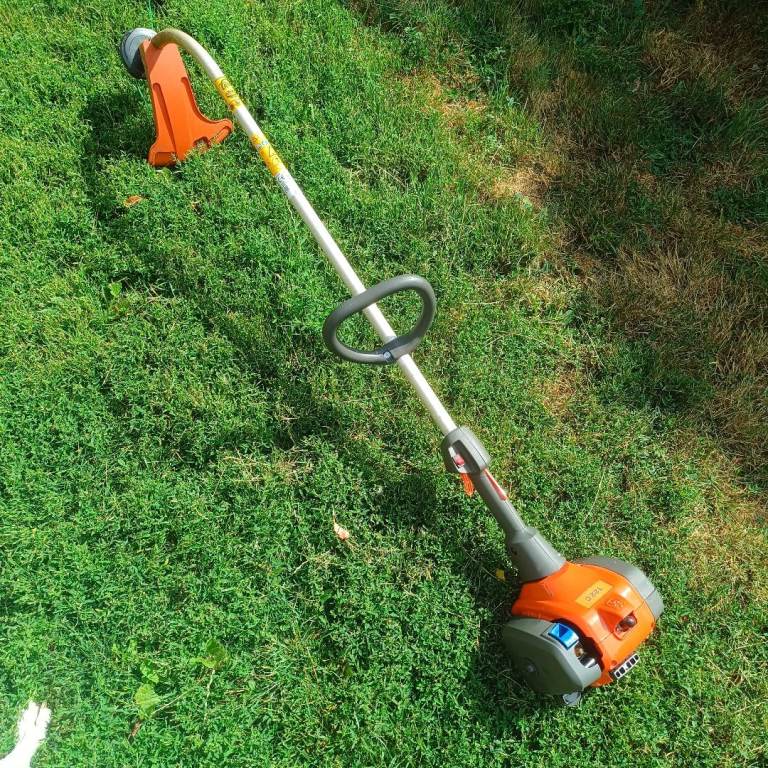 Husqvarna 122C Petrol Grass Trimmer - Excellent Condition