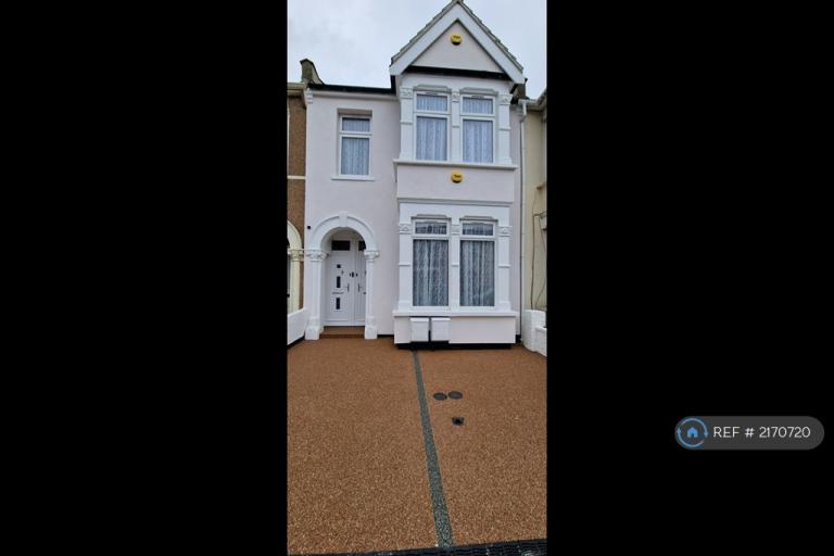 2 bedroom flat in Kimberley Avenue, Ilford, IG2 (2 bed) (#2170720)