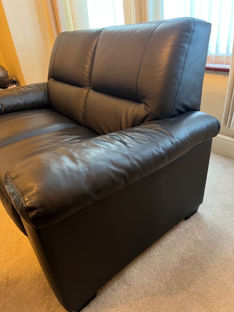 MUST GO BY WEDS 9th DEC - SOFA