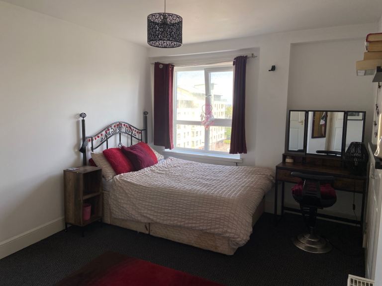 Double Room en-suite to rent in North Leith 