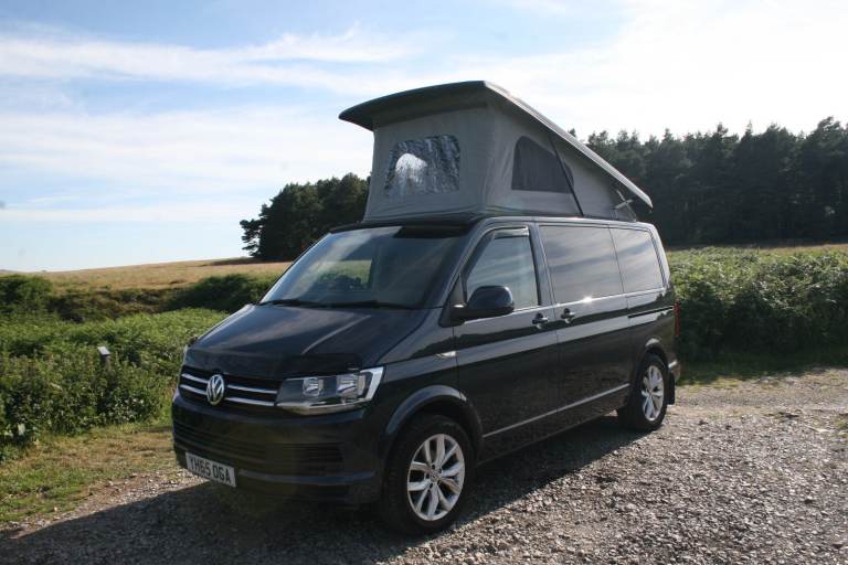 Volkswagen, TRANSPORTER Shuttle, Camper Conversion, MPV, 2016, Semi-Auto, 1968 (cc), 5 doors