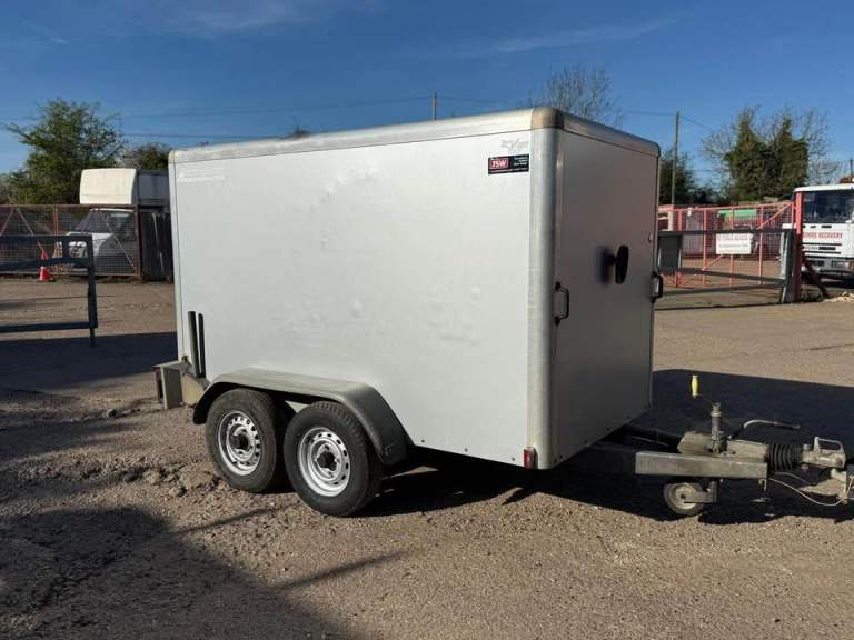 2014 Indespension tav4 box trailer - 2700kg