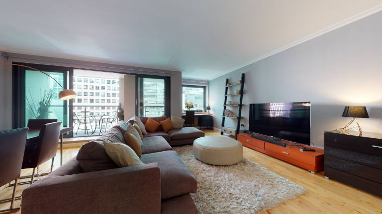 3 bedrooms in South Quay Square, London, E14