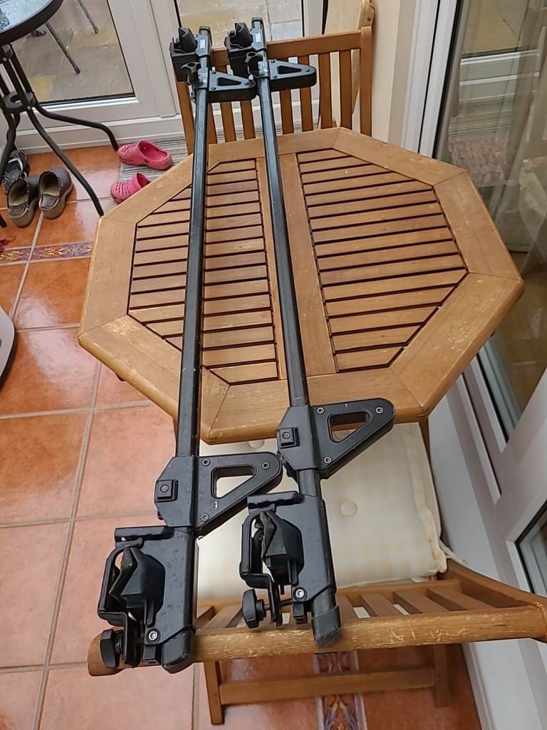 Thule Adjustable Roof Bars 