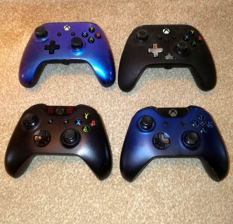 2 x Faulty Xbox One Controllers + 2 Third Party Faulty Controllers