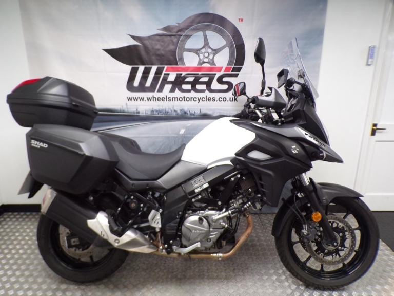 2019 SUZUKI DL650 V-STROM WITH PANNIERS AND TOP BOX