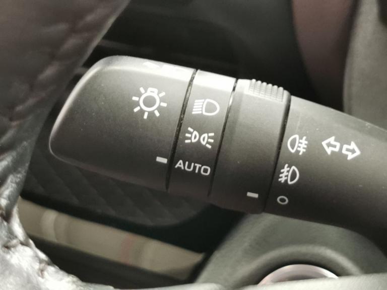 2022 Toyota Yaris Cross 1.5 VVT-h Excel SUV 5dr Petrol Hybrid E-CVT Euro 6 (s/s) (116 ps) - LANE ...