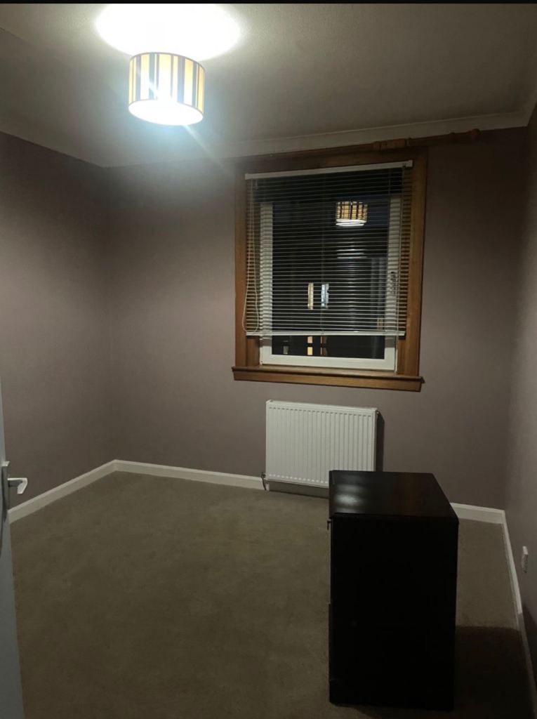 A spacious double room available in a 3 bedroom flat 