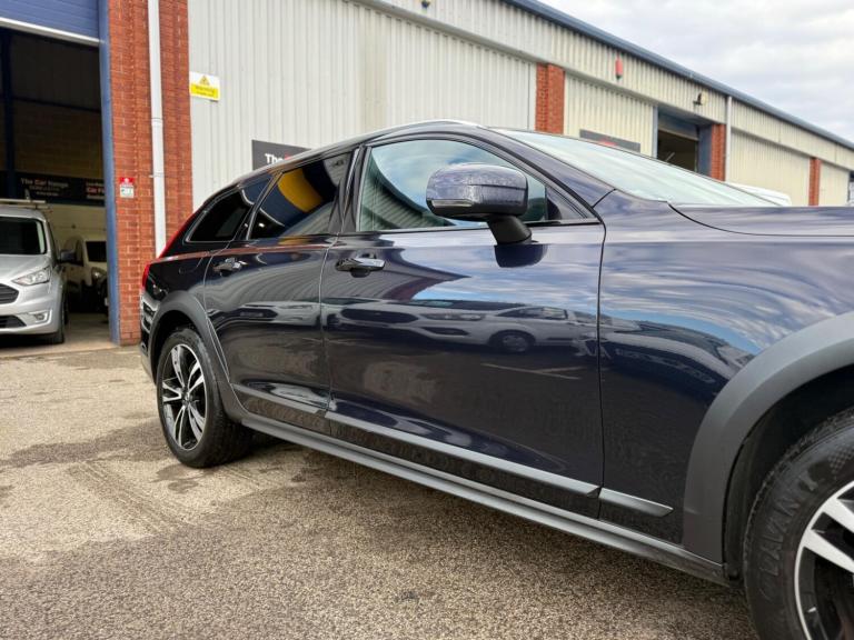 2018 Volvo V90 2.0 D4 Cross Country Pro 5dr AWD Geartronic ESTATE DIESEL Automatic