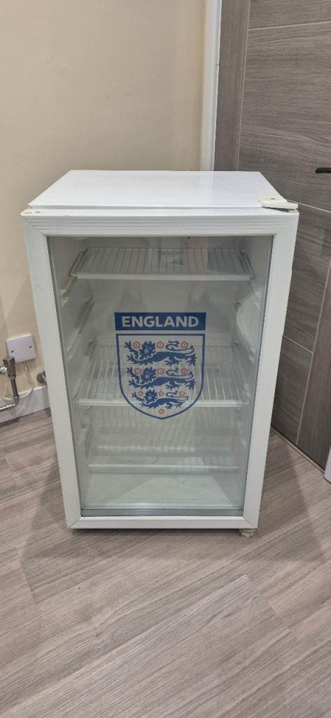 England Drinks Chiller - FAULTY