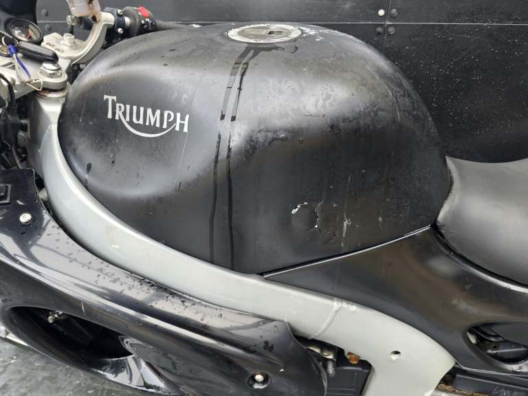 TRIUMPH SPRINT ST 955 PROJECT BIKE 