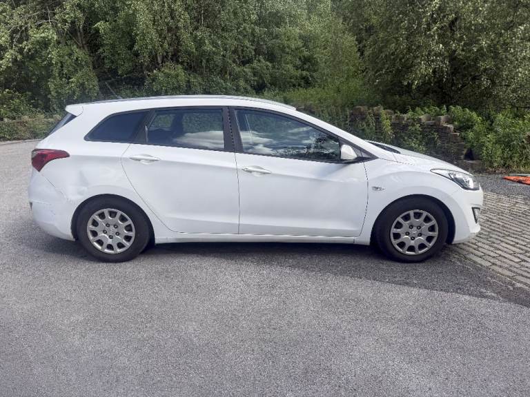 Hyundai i30 Classic 1.6 CRDi Blue Drive Classic Tourer Diesel 2012