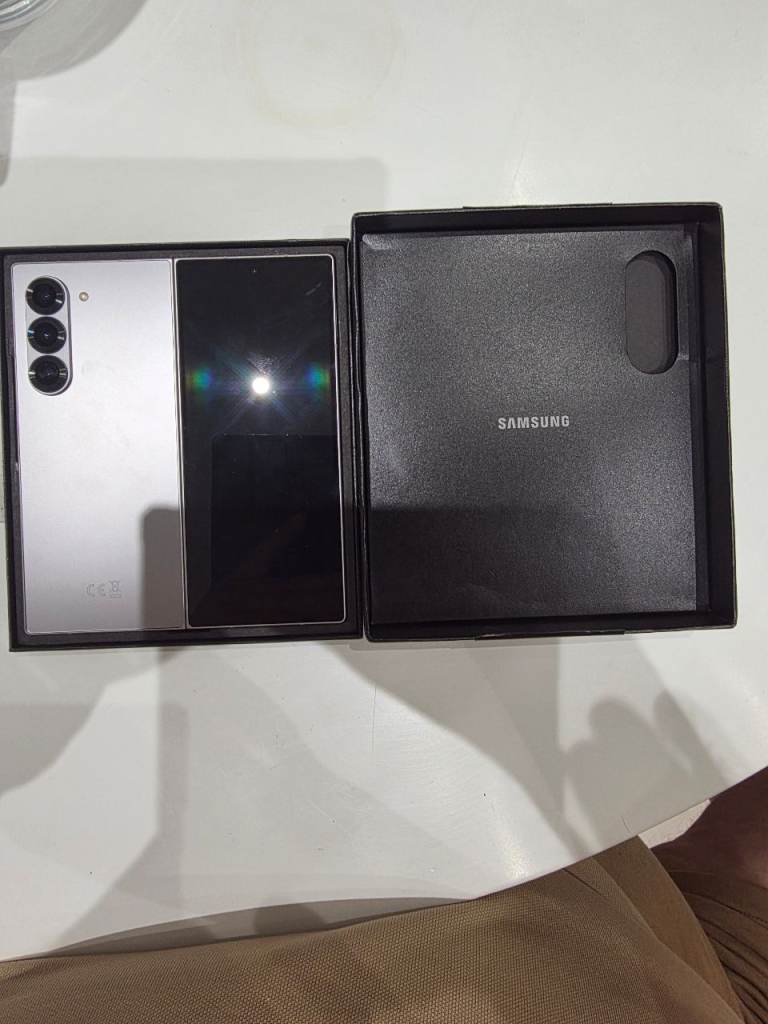 Samsung Galaxy Z Fold6 256GB Silver Shadow | Refurbished | Like New | Unlocked
