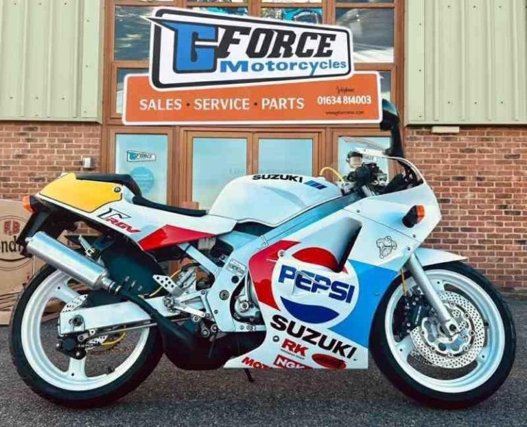 SUZUKI RGV 250     ** PEPSI **