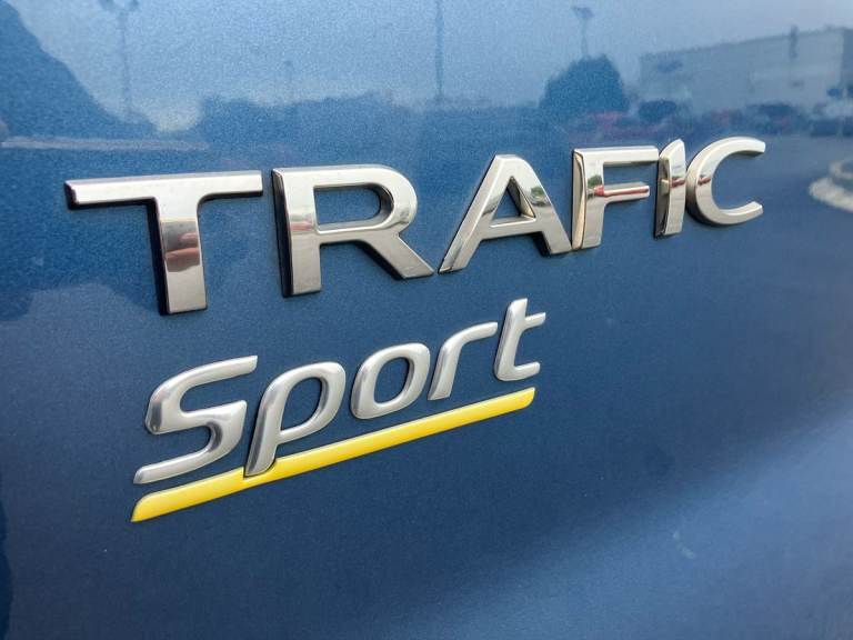 2020 Renault Trafic LL30 ENERGY dCi 120 Sport Nav 9 Seater Standard Roof Minibus DIESEL Manual