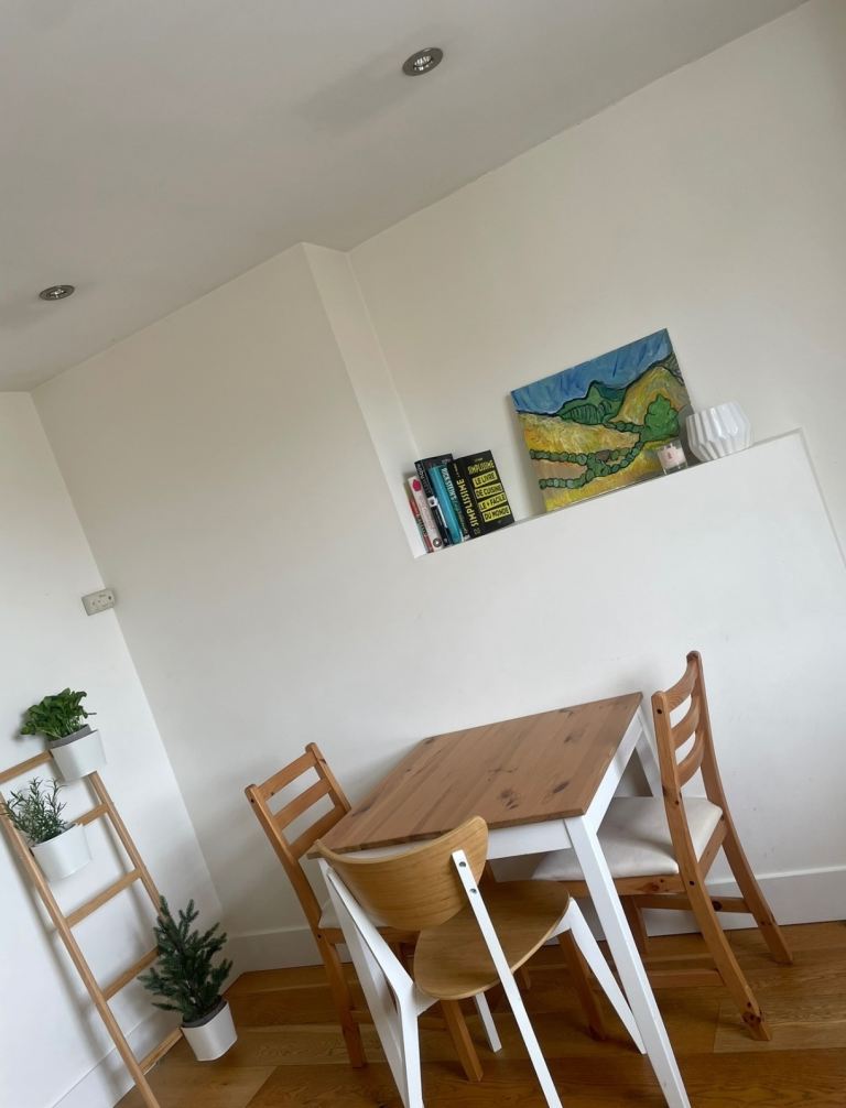 Breakfast table 
