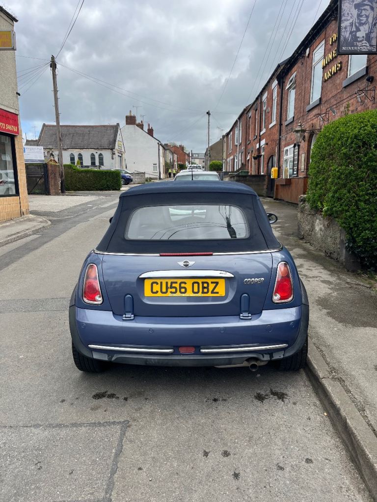 Mini Cooper convertible 2006