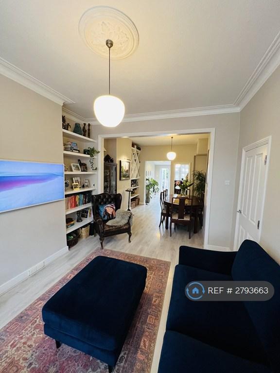 4 bedroom house in Falmer Road, Enfield, EN1 (4 bed) (#2793663)