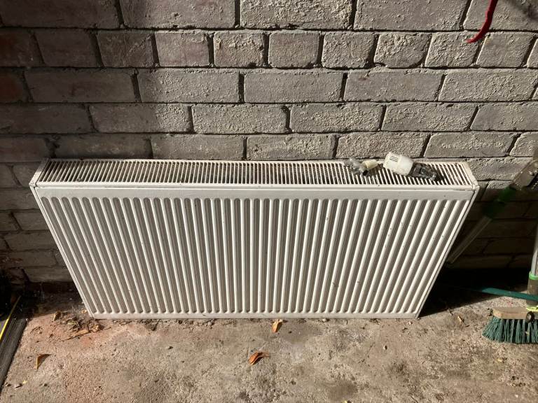 Used White Type 22 Radiator 1100 x 600 mm and TRV - £30