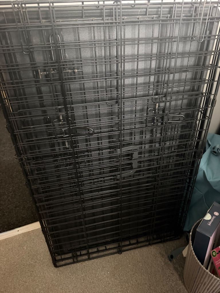 Medium dog cage 
