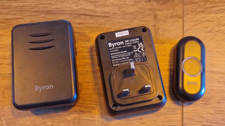 Byron Wireless plug in doorbell with 2 chimes