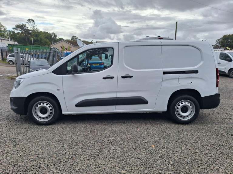 VAUXHALL COMBO 1.5 Turbo D 2300 Prime LWB L2 White Manual Diesel 2023