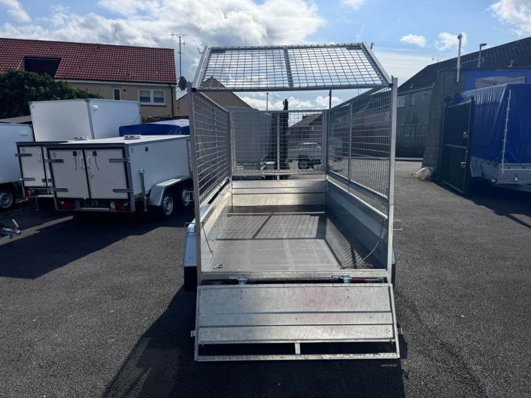 BRAND NEW 8,2ft x 4,3ft (BC752) TWIN AXLE MASTER TRAILER WITH 80CM MESH 1300KG