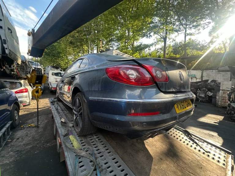 VW PASSAT CC 2010 2.0 DIESEL BREAKING FOR PARTS 