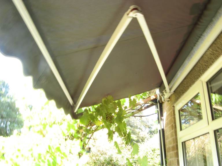 Retractable Green Sun Shade / Awning for above window
