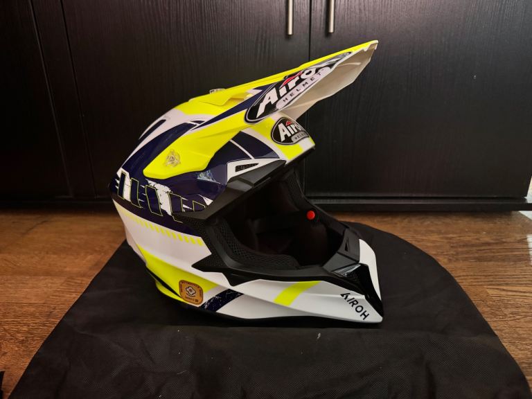 Airoh Motorcross helmet size M