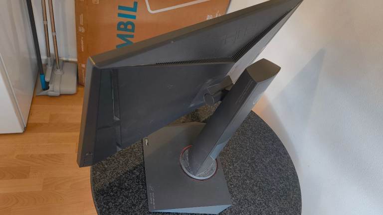 Asus Rog 27" 144hz QHD gaming monitor