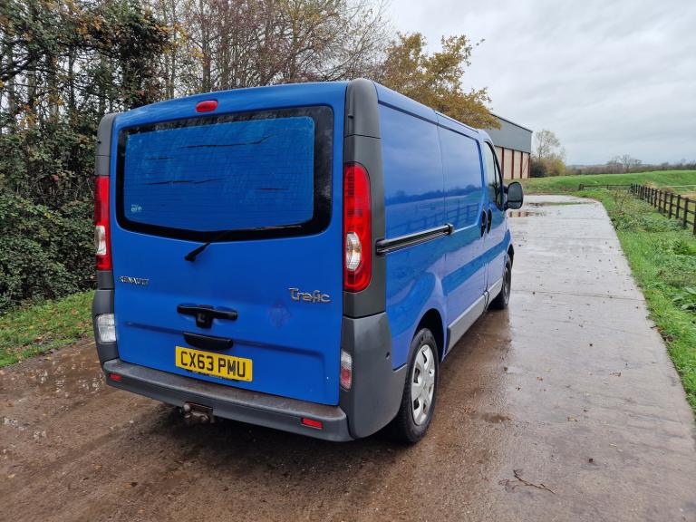2013 Renault Trafic Blue MWB  Drives Perfect  12mth MOT  160k miles