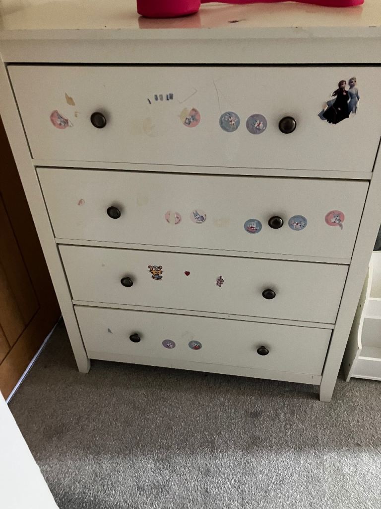 Free White Chest of Drawers with 4 Drawers