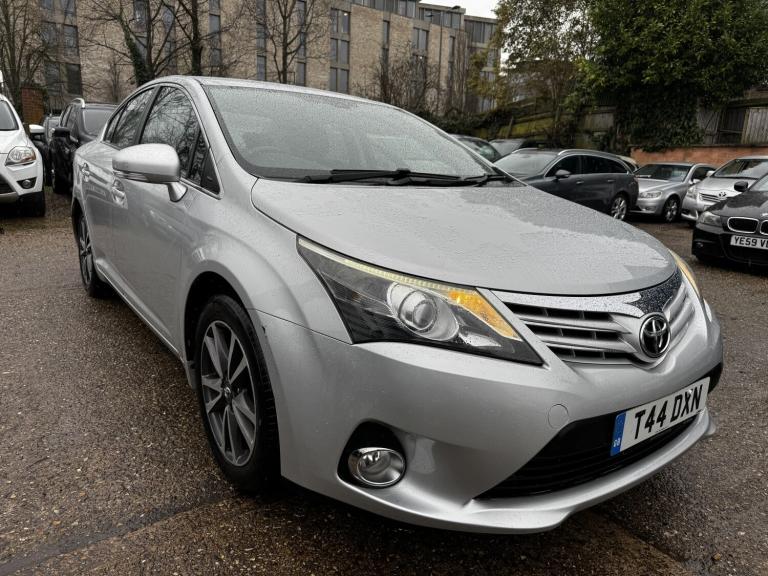 TOYOTA AVENSIS 1.8 V-Matic TR 2012