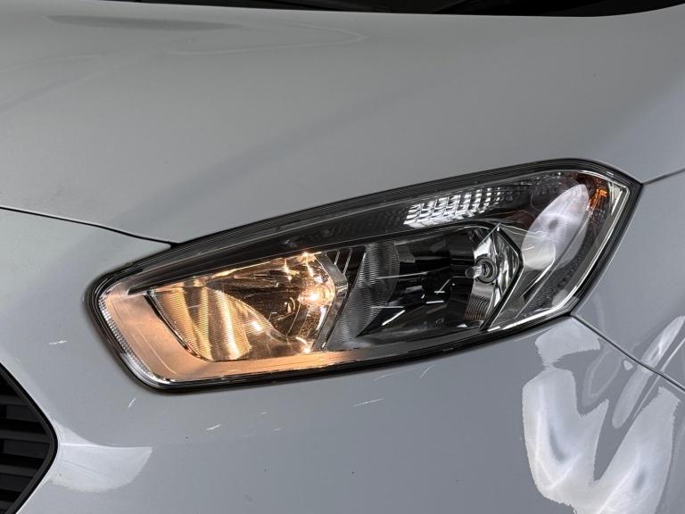 2020 Ford Transit Courier 1.5 TDCi Limited L1 Euro 6 5dr PANEL VAN Diesel Manual