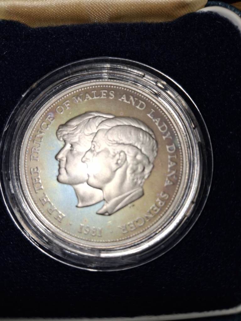 Prince of Wales and Lady Diana Silver Commemorative Coin 1981
