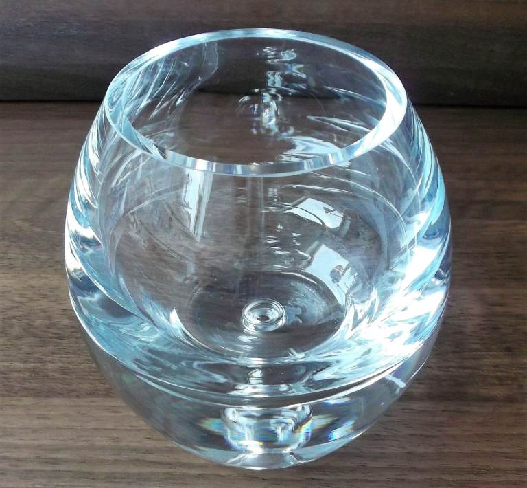 Set of 3 Clear Heavy Glass Vases for Single Blooms or Tealights. £18.00 ONO