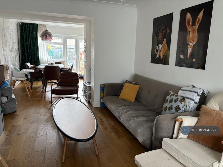 3 bedroom house in Diban Avenue, Hornchurch, RM12 (3 bed) (#2643122)