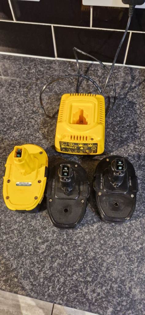 Dewalt battery's and charger lot