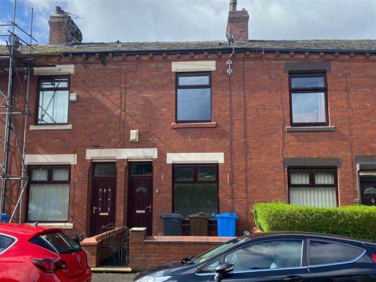 2 Bedroom Terrace to Let 