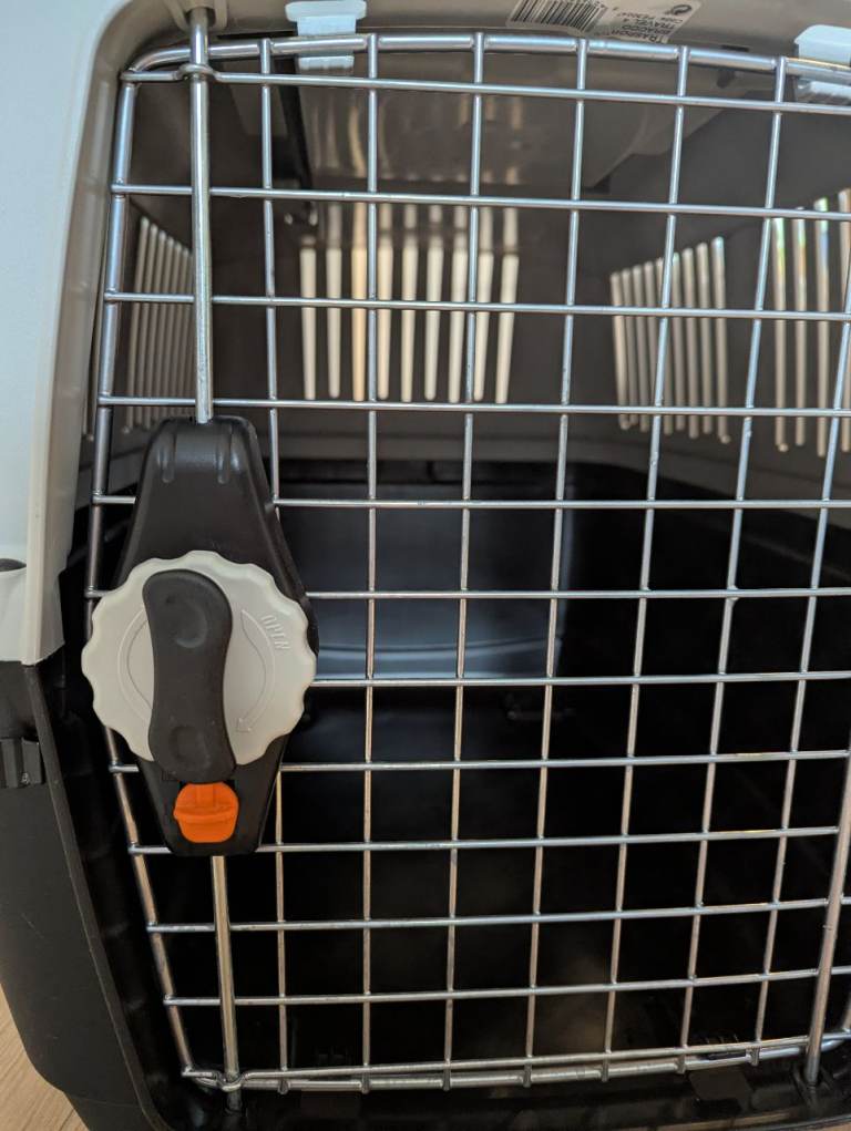 Pet carrier IATA approved 