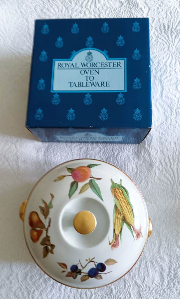 BNIB New Royal Worcester Caserole Dish Round Evesham Gold Edge Peach Pear Plumb Corn Ovenware