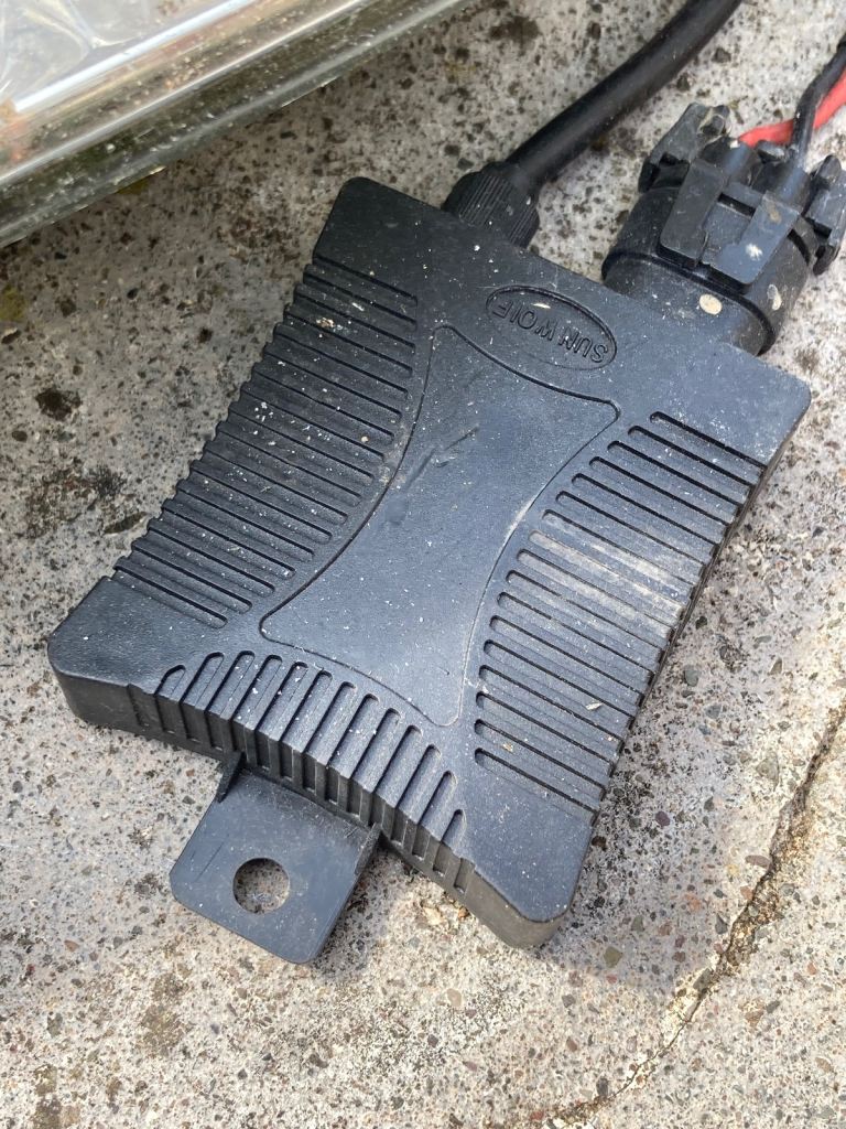 VW Volkswagen MK4 Golf GTi Valeo O/S N/S Pair Front Headlights HID