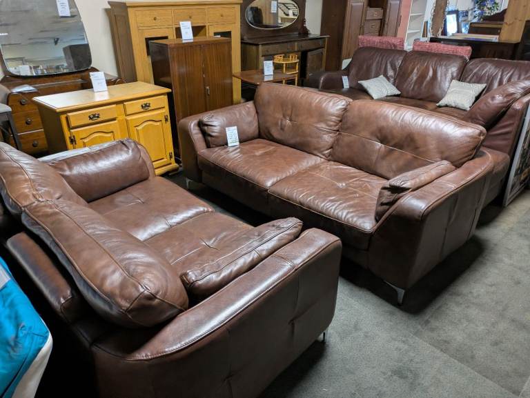 BROWN LEATHER SOFAS - 2-SEAT & 3-SEAT